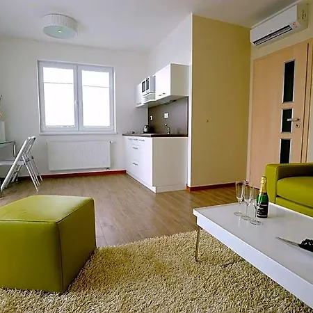 Black Bridge Aparthotel 4*