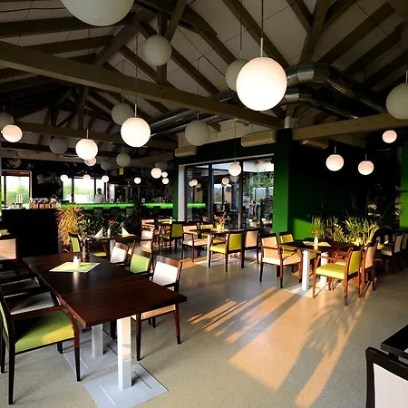 Ξενοδοχείο με διαμερίσματα Black Bridge Πράγα