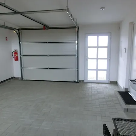 Ξενοδοχείο με διαμερίσματα Black Bridge